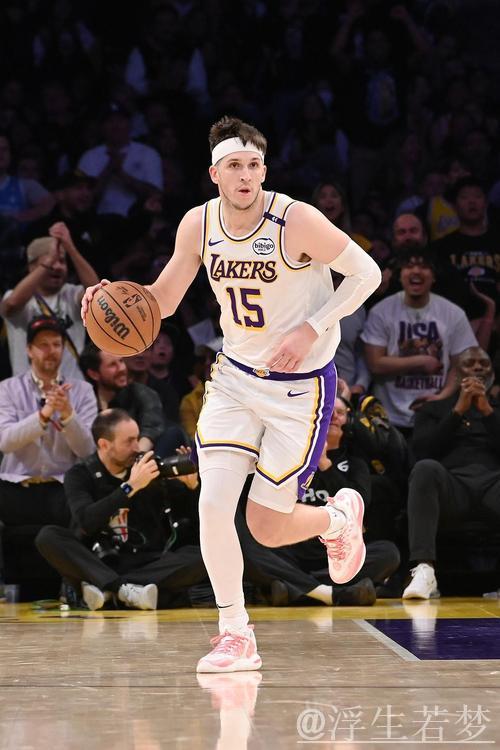 保罗论里夫斯:高薪续约湖人,影响力不减 保罗论里夫斯:高薪续约湖人,影响力不减